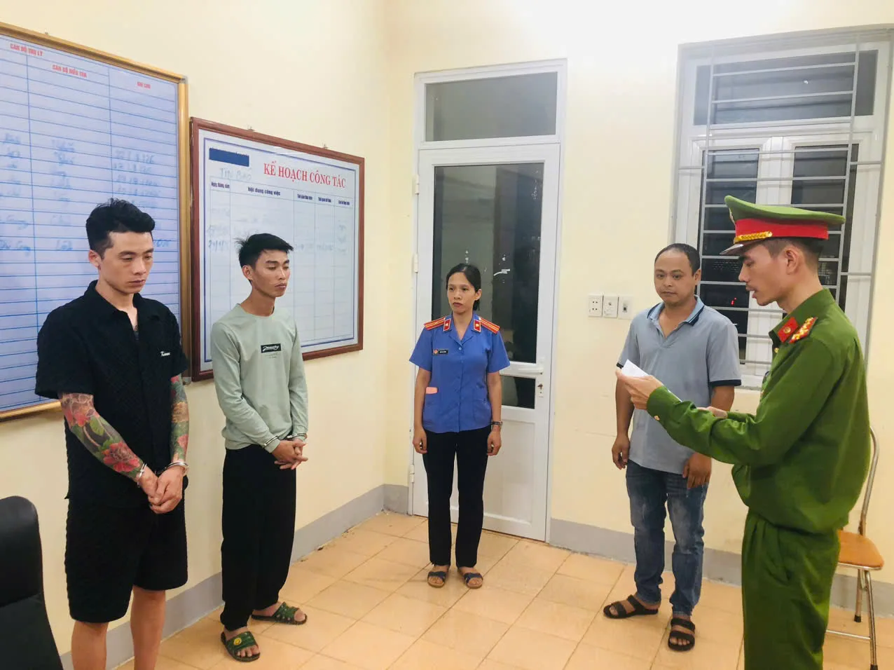 ảnh lò văn quyết và vàng văn hiện