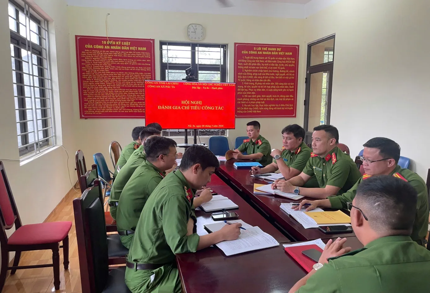 Công an xã Pắc Ta tổ chức hội nghị đánh giá kết quả thực hiện các chỉ tiêu công tác 6 tháng đầu năm 2026