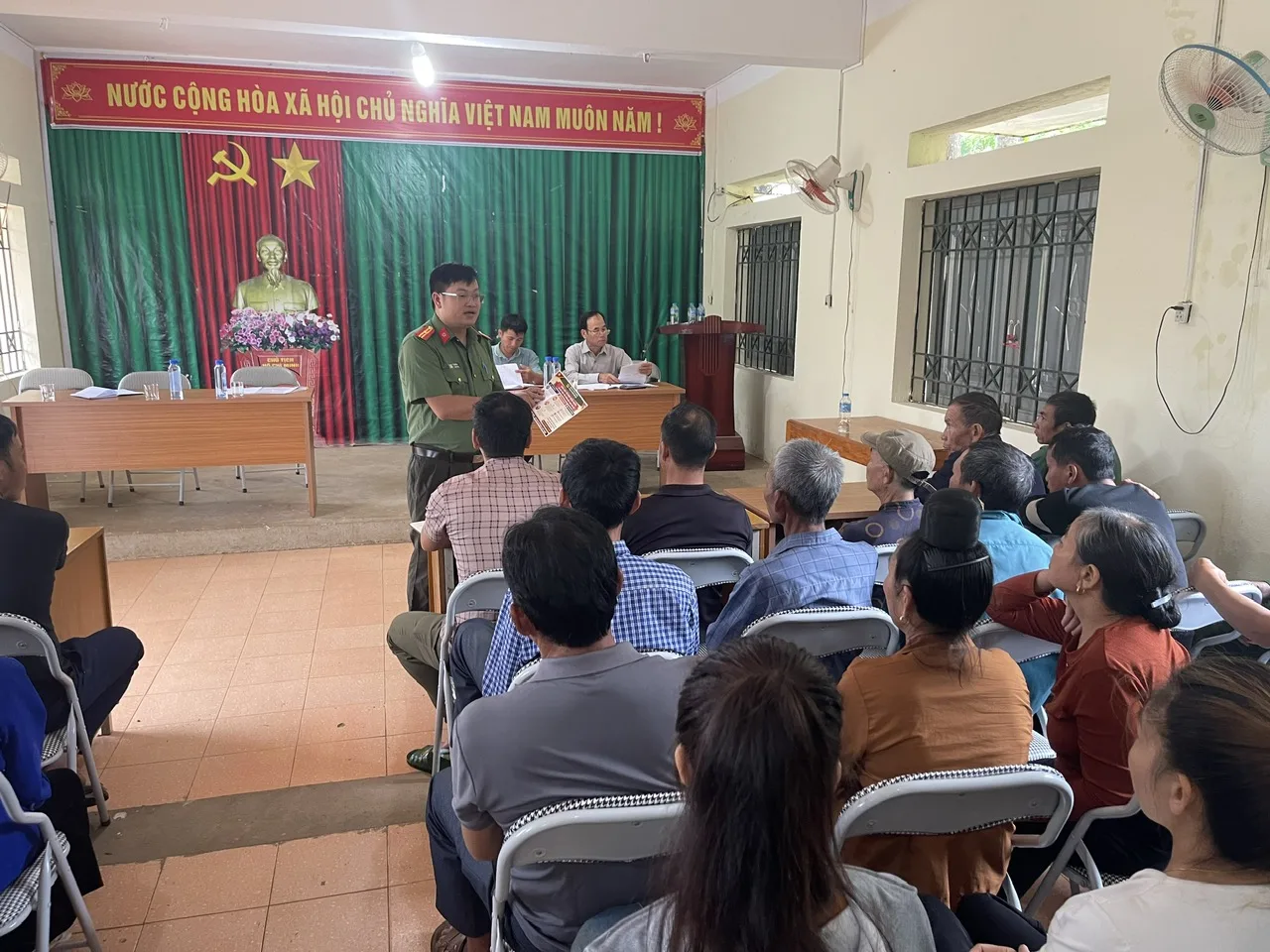 Công an xã Mường Than tăng cường công tác tuyên truyền nhận diện tổ chức tự xưng Hội thánh đức chúa trời mẹ trên địa bàn.