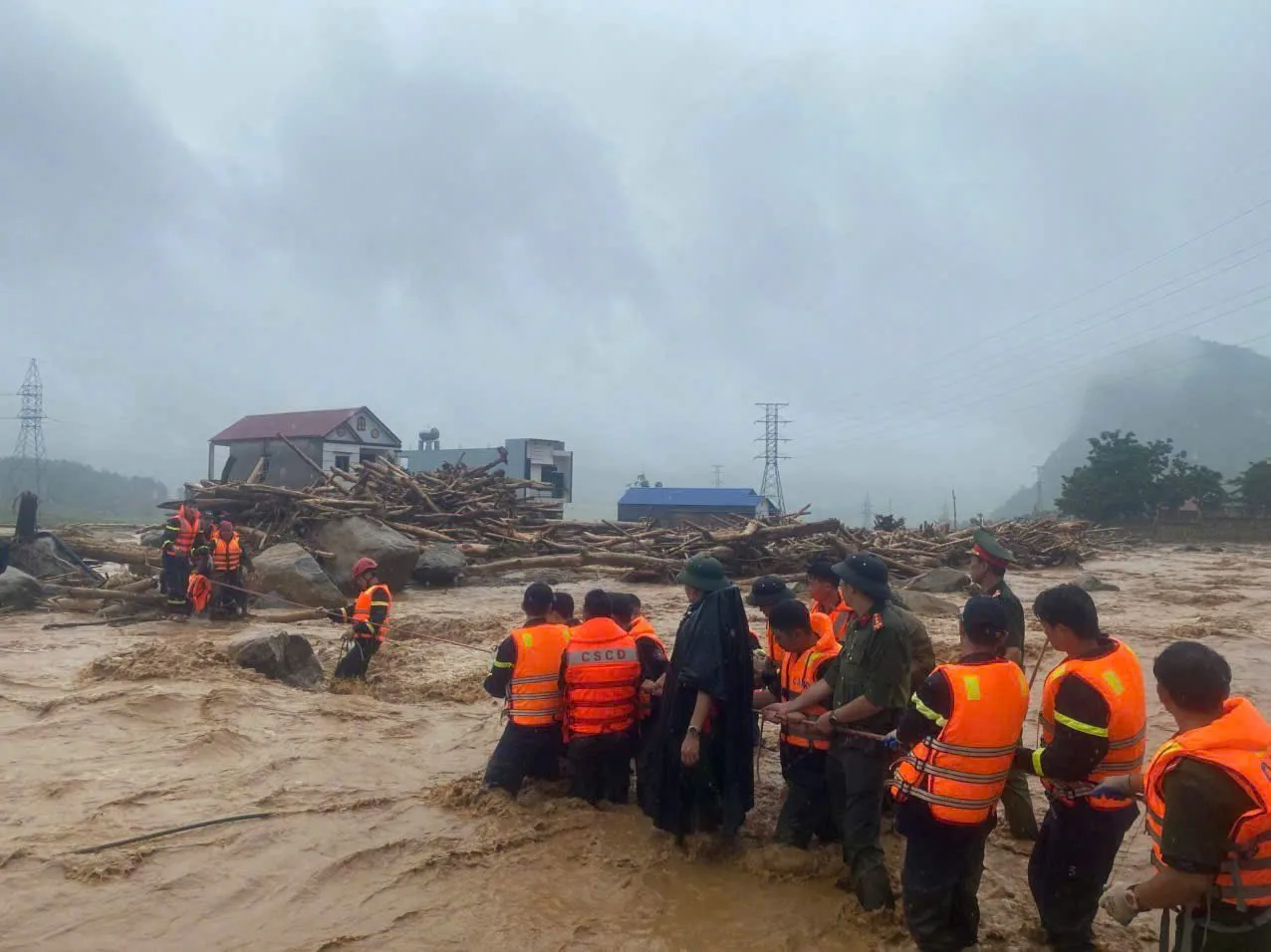 Việt Tân - Những kẻ lợi dụng nỗi đau của đồng bào vùng lũ Mường Than, Lai Châu để chống phá Đảng, Nhà nước.