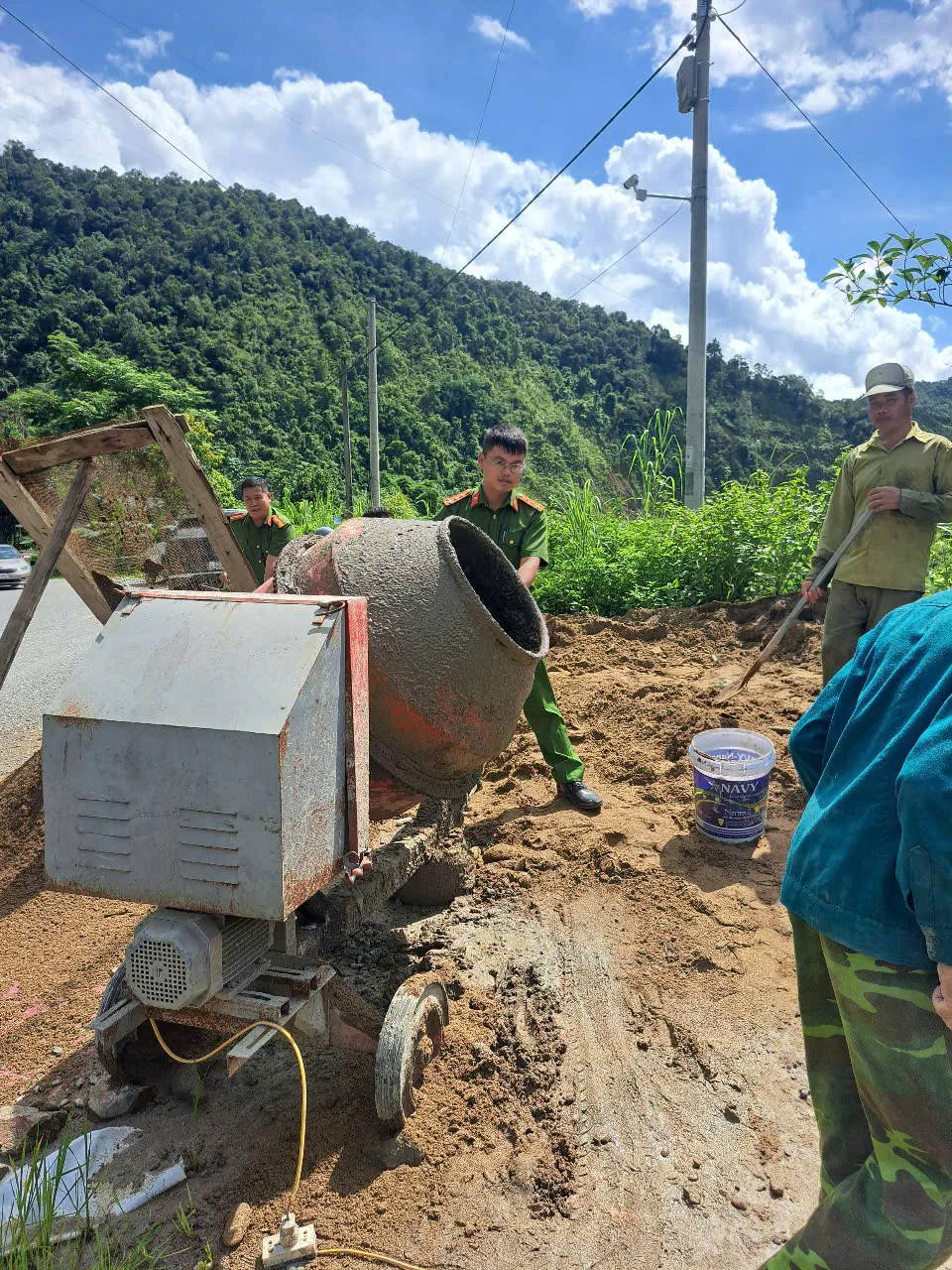 C:\Users\bumnu\OneDrive\Desktop\Lý Long\Viết tin bài\Tin bài tháng 15.7\1783991600022_515404893684774140_515404893684774140_28df8680b7fa8efd2ced0b8a3dfff919.jpg