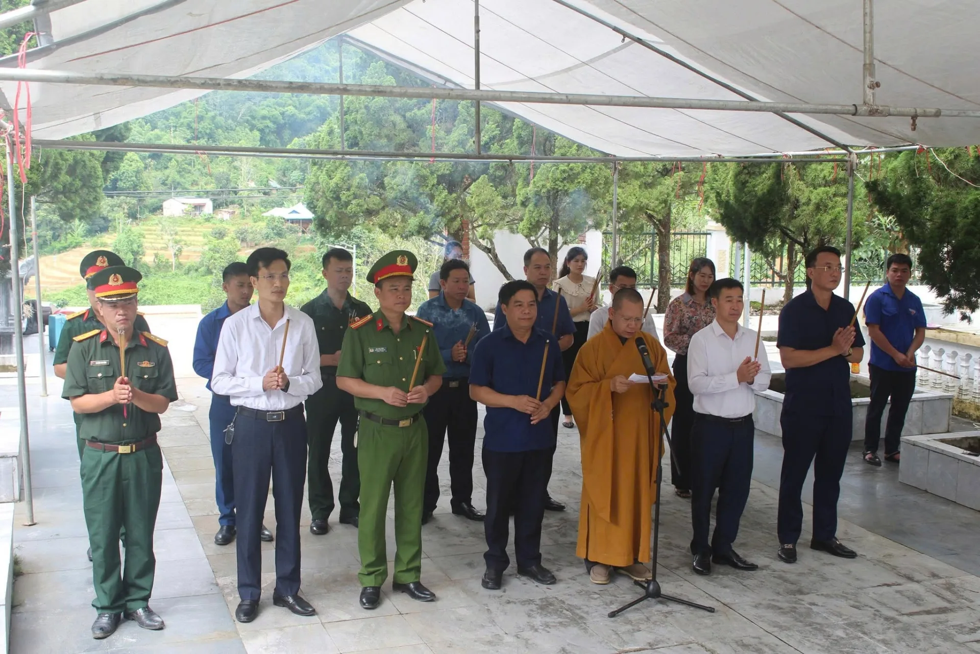 Công an xã Lê Lợi tham gia đảm bảo an ninh trật tự Lễ dâng hương.