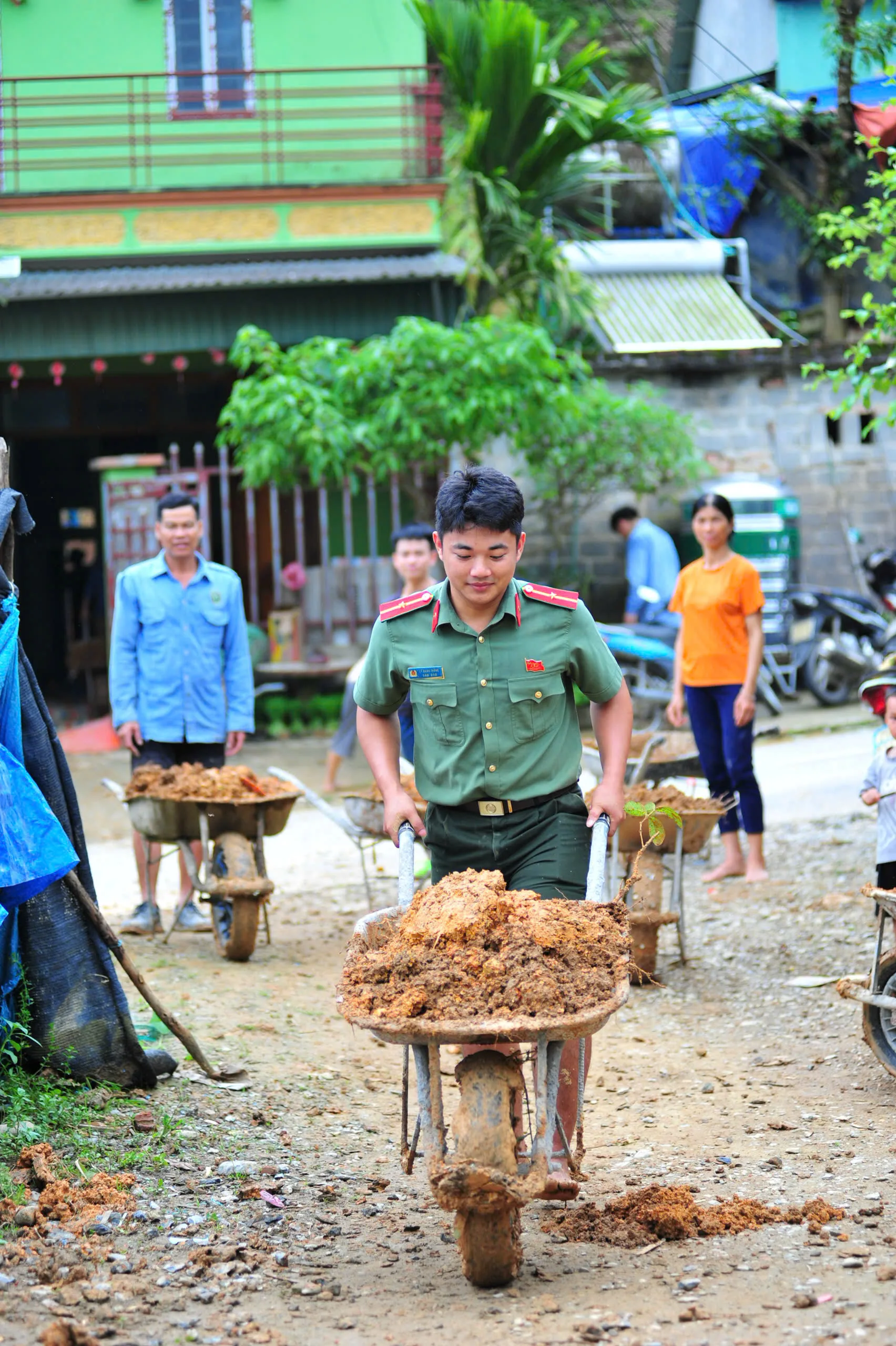 C:\Users\bumnu\OneDrive\Desktop\Lý Long\Viết tin bài\Tin bài tháng 20.7\1784535275546_2275211038855602616_6007907933072137803_db8b037bd0d2c5f941a44ad8847a34af.jpg