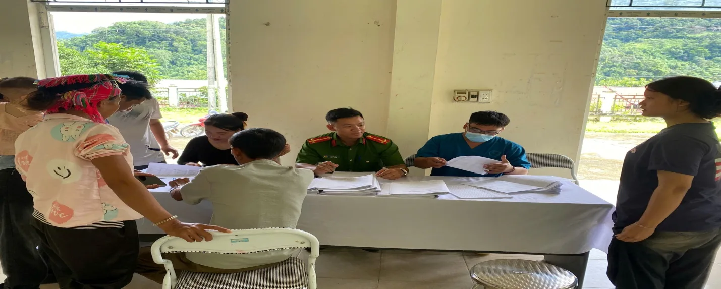 Công an xã Thu Lũm tích cực phối hợp triển khai kế hoạch khám sức khỏe toàn dân