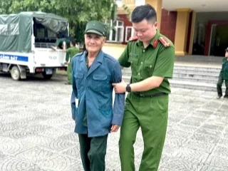 Lan tỏa nghĩa cử tri ân – đưa thân nhân liệt sĩ đến điểm thu nhận mẫu sinh phẩm AND.