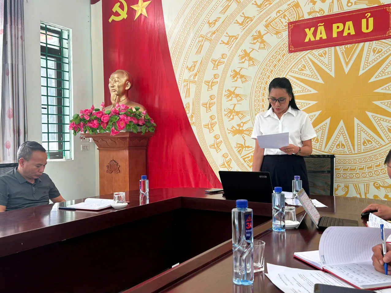 Công an xã Pa Ủ, làm việc với Đoàn kiểm tra, giám sát của Đảng uỷ xã Pa Ủ về việc thực hiện Nghị quyết 57-NQ/TW.