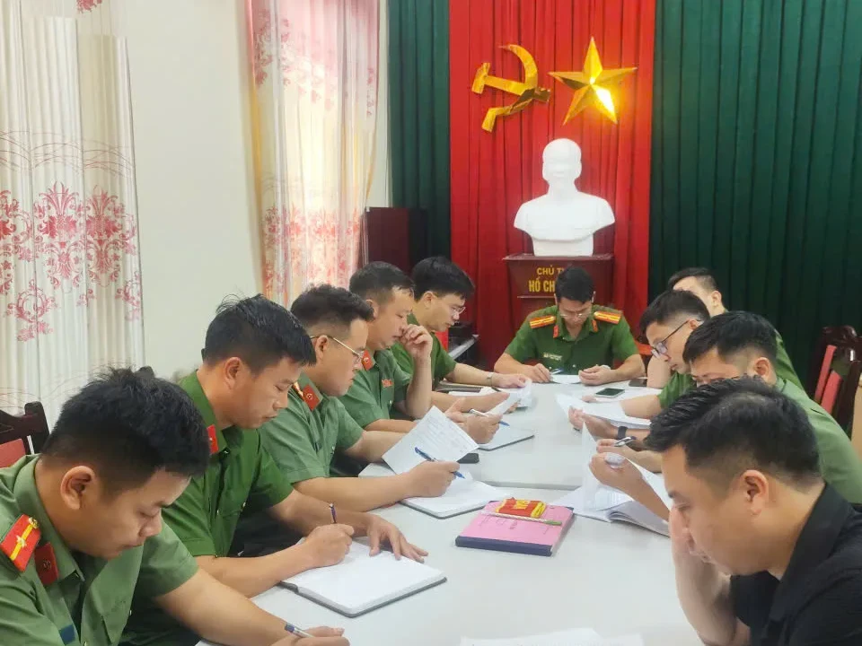 (Hình ảnh về buổi họp đơn vị triển khai nhiệm vụ diễn tập)