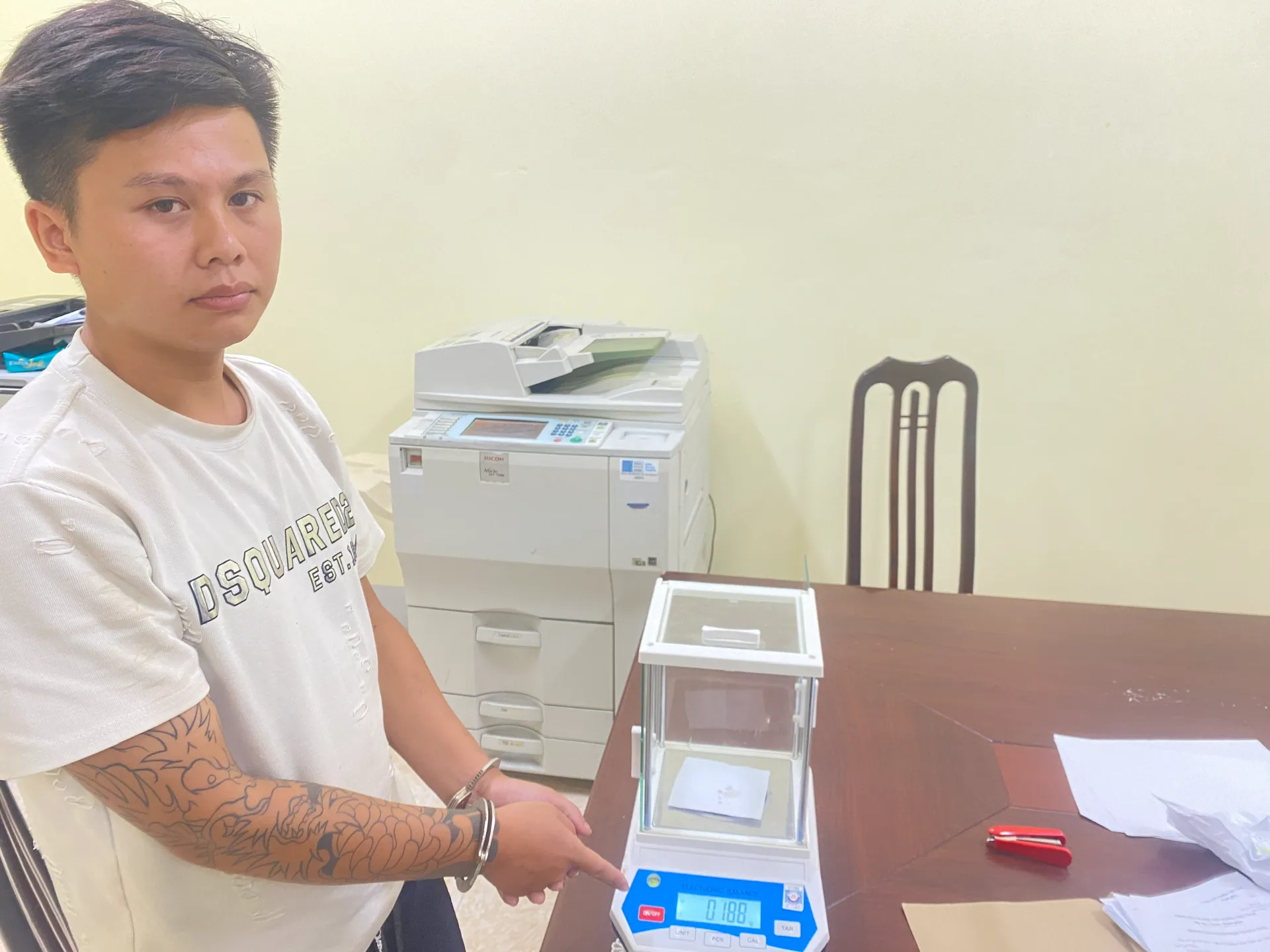 Công an xã Khổng Lào bắt quả tang đối tượng tàng trữ trái phép chất ma túy